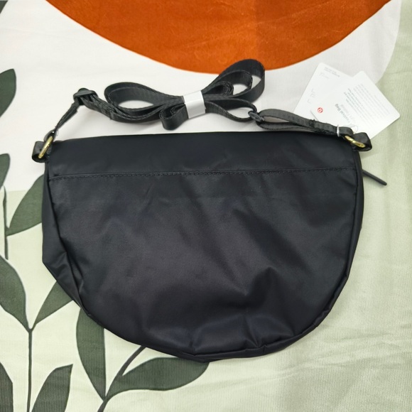Lululemon All Night Festival Bag Micro 5L | Black Crossbody (BNWT) - Picture 2 of 4